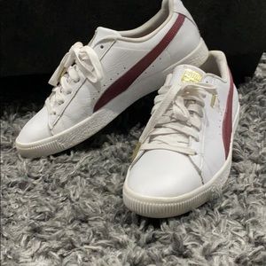 Size 10 white and maroon puma men’s sneakers